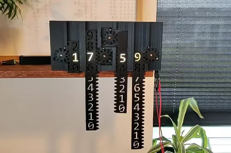 The Oddly Satisfying Clock: A Steampunk-Inspired Display of Moving Time